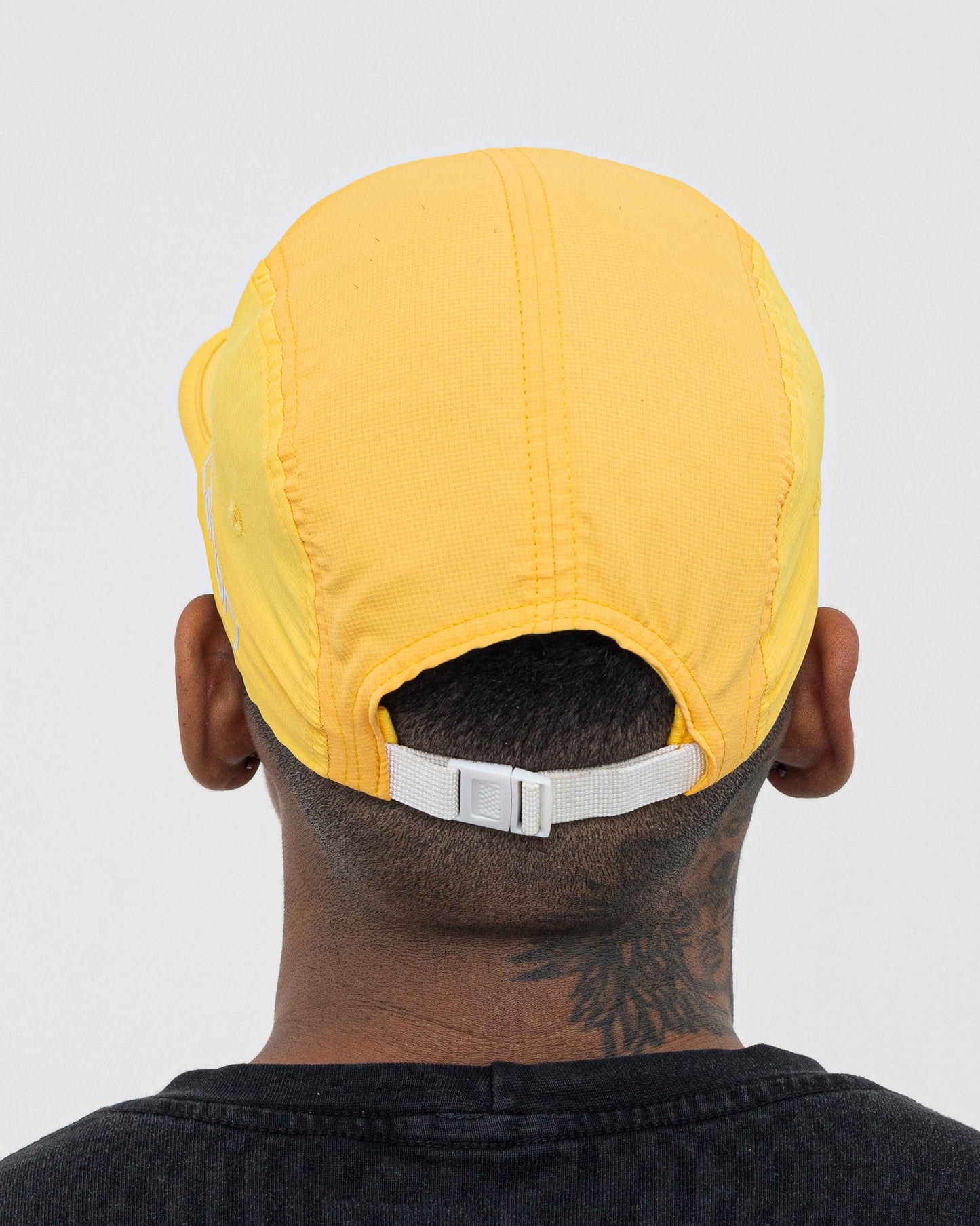 Runner Amarelo — Boné Técnico para Corrida (Edição Limitada)