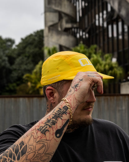 Runner Amarelo — Boné Técnico para Corrida (Edição Limitada)